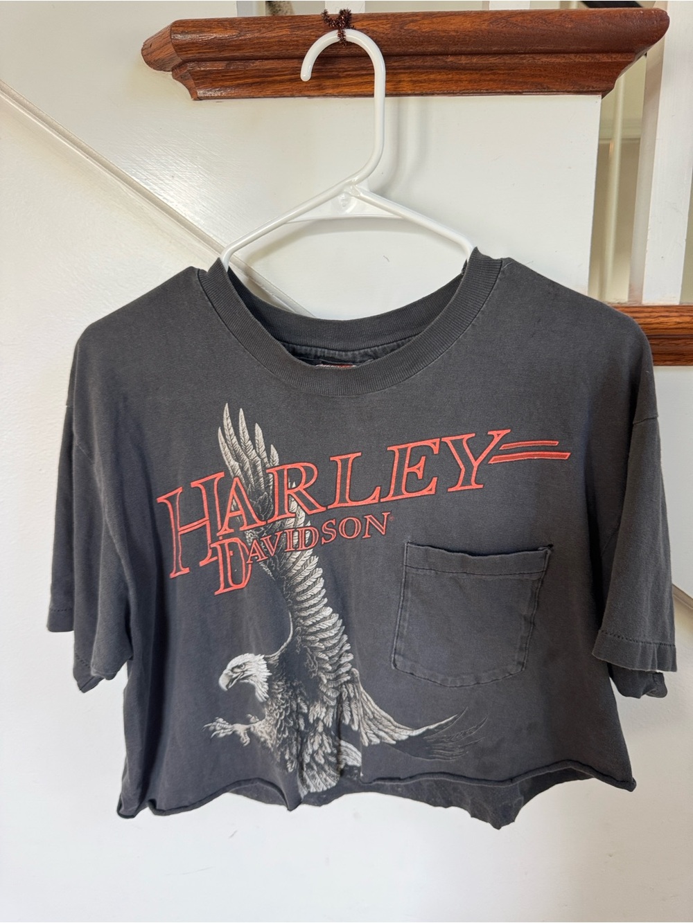 Vintage Harley-Davidson Black Crop Tee with Red Logo and Eagle Graphic